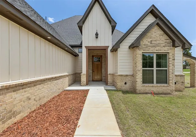 Homes for sale in Newalla, OK | 16114 Vernon Cir, Newalla, OK 74857 | MLS# 1224806