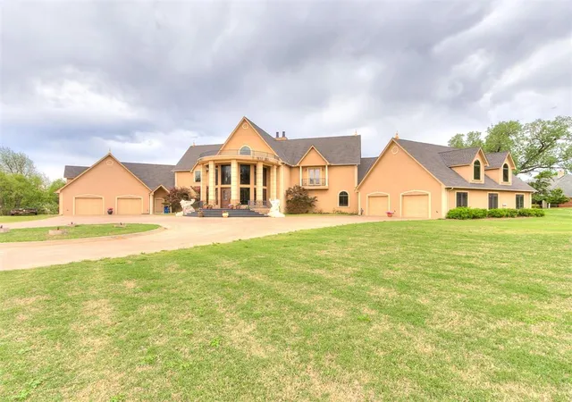 1st image of 1801 W Carolina Ave, Chickasha, OK 73018 | MLS# 1224848