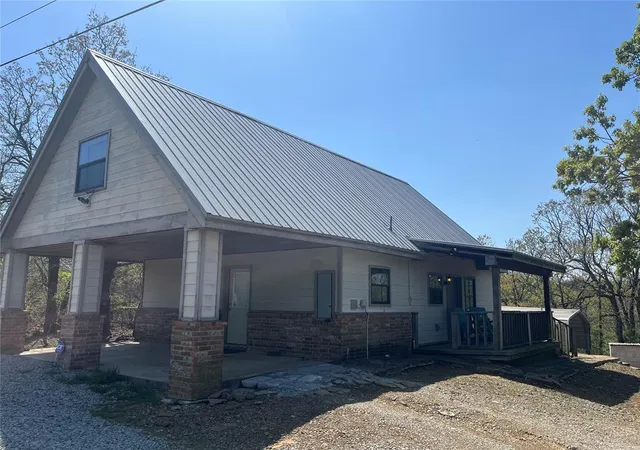 Homes for sale in Stigler, OK | 216 N Bk 1600 Rd, Stigler, OK 74462 | MLS# 1224859