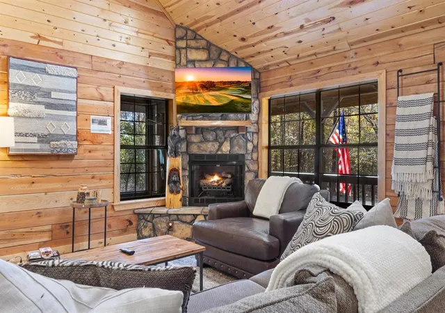 Photo 3 of Single family home for sale at 32 Fireside Land, Broken Bow, OK 74728 | MLS# 1224968 | Listing updated on 2026-04-19