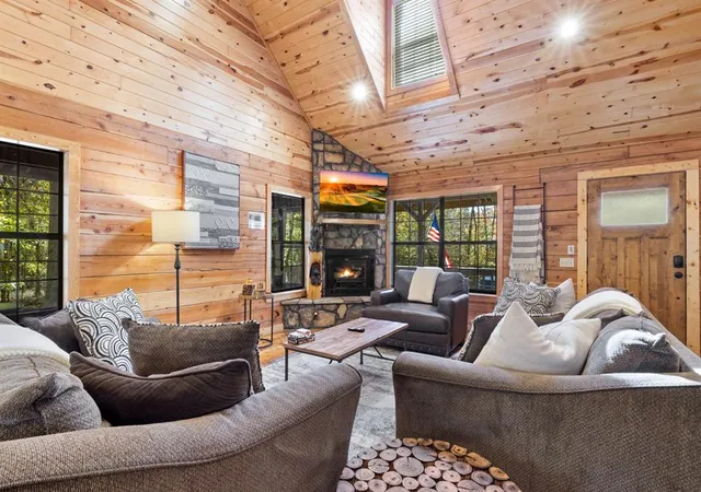 Photo 3 of Single family home for sale at 32 Fireside Land, Broken Bow, OK 74728 | MLS# 1224968 | Listing updated on 2026-04-19