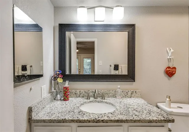 Listing Photo 2 - Condo for sale in building located at 6500 N Grand Blvd, Oklahoma, OK 73116 - Unit #195