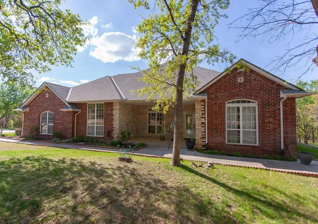 Homes for sale in Jones, OK | 14901 Nw Sharon Springs Dr, Jones, OK 73049 | MLS# 1225037