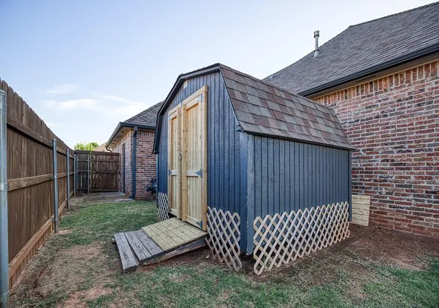 Homes for sale in Yukon, OK | 13213 Nw 1st Ter, Yukon, OK 73099 | MLS# 1225057