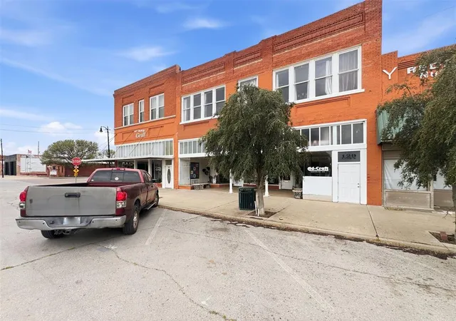 Homes for sale in Mangum, OK | 129 S Oklahoma Ave, Mangum, OK 73554 | MLS# 1225071