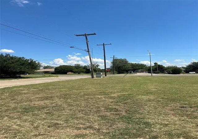 2nd image of 1209 N Douglas Blvd, Oklahoma City, OK 73130 | MLS# 1225081