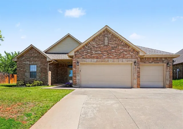 Single family home for sale at 2400 Bretton Ln, Edmond, OK 73012 | MLS# 1225129