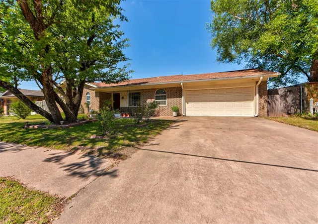 Homes for sale in Bethany, OK | 3109 N Alexander Ln, Bethany, OK 73008 | MLS# 1225154
