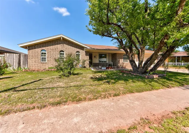 Homes for sale in Bethany, OK | 3109 N Alexander Ln, Bethany, OK 73008 | MLS# 1225154