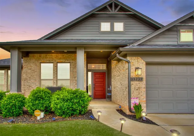 3rd image of 13239 Sawtooth Oak Dr, Choctaw, OK 73020 | MLS# 1225192
