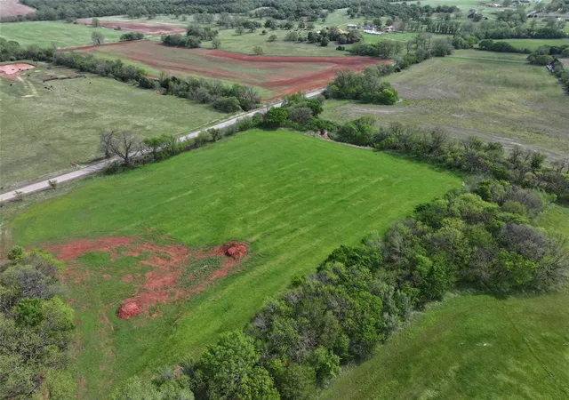 2nd image of 1 Wild Horse Crk, Luther, OK 73054 | MLS# 1225215
