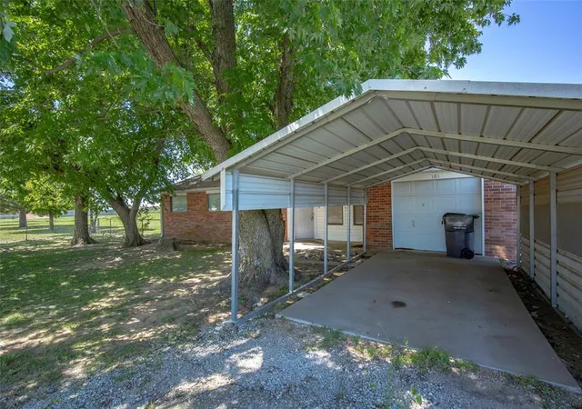 Single family home for sale at 101 Christi St, Paoli, OK 73074 | MLS# 1225263