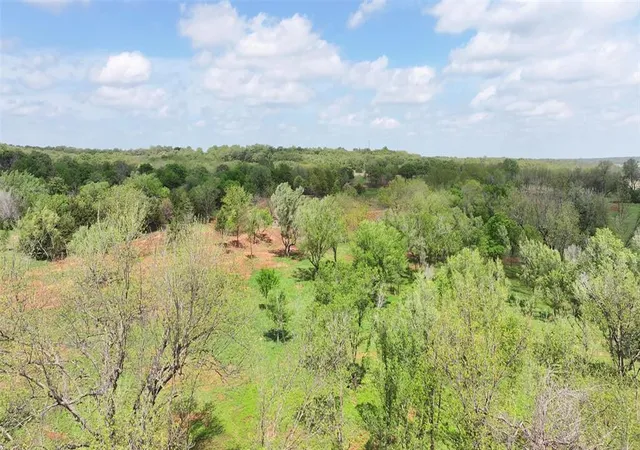 1st image of 5 Wild Horse Crk, Luther, OK 73054 | MLS# 1225279