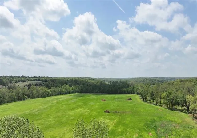 2nd image of 8 Wild Horse Crk, Luther, OK 73054 | MLS# 1225282
