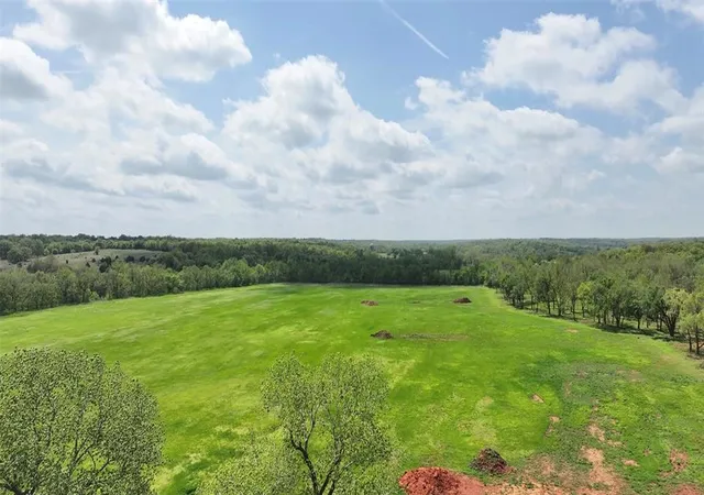 3rd image of 9 Wild Horse Crk, Luther, OK 73054 | MLS# 1225283