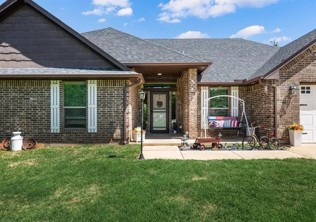 Homes for sale in Guthrie, OK | 5796 Dogwood Dr, Guthrie, OK 73044 | MLS# 1225300