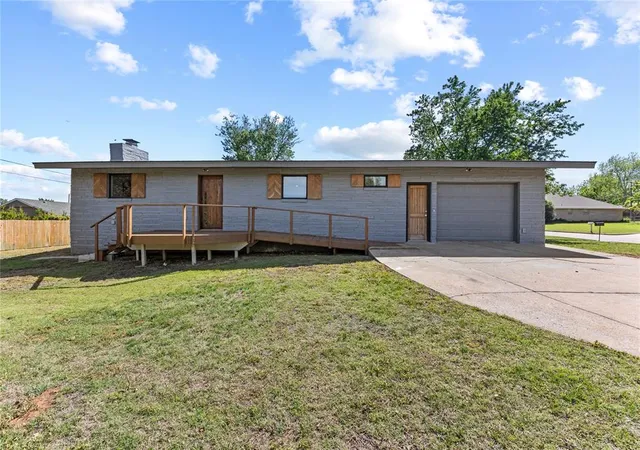 Homes for sale in Weatherford, OK | 1220 N Kansas St, Weatherford, OK 73096 | MLS# 1225328
