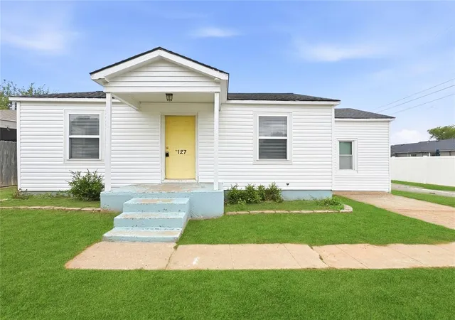 Homes for sale in Elk City, OK | 127 Carpenter Ln, Elk City, OK 73644 | MLS# 1225338