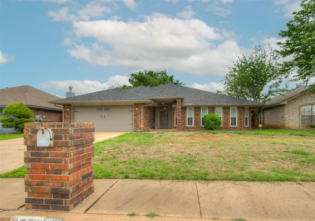 3rd image of 1717 Rocky Mountain Wy, Edmond, OK 73003 | MLS# 1225368