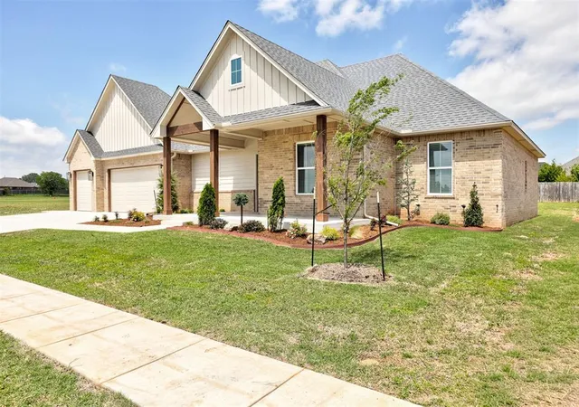 Photo 2 of Single family home for sale at 10913 Nw 31st Terrace, Yukon, OK 73099 | MLS# 1225493 | Listing updated on 2026-10-18