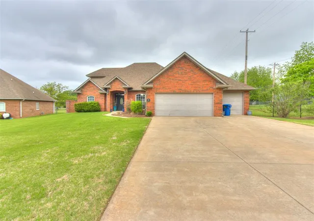 1st image of 1005 W Jefferson St, Tecumseh, OK 74873 | MLS# 1225530
