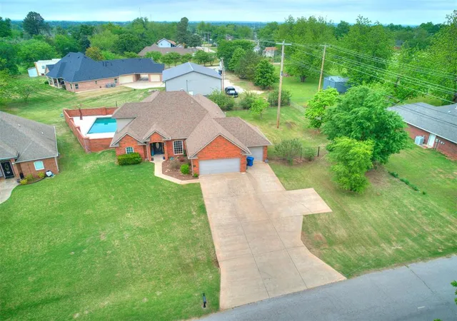 3rd image of 1005 W Jefferson St, Tecumseh, OK 74873 | MLS# 1225530