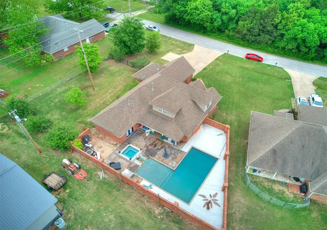 4th image of 1005 W Jefferson St, Tecumseh, OK 74873 | MLS# 1225530