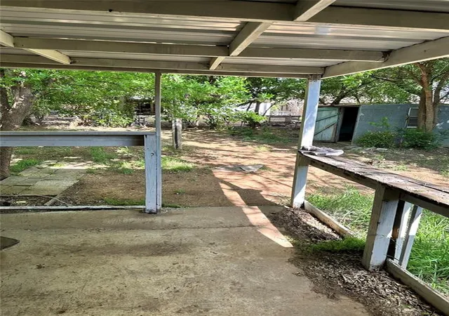 Photo 3 of Single family home for sale at 205 Atterberry Dr, Norman, OK 73071 | MLS# 1225543 | Listing updated on 2026-09-01