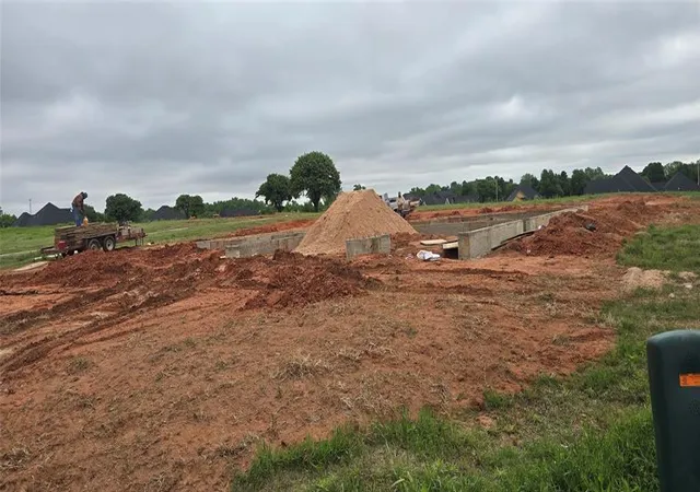4th image of 1161 Wolf Creek Dr, Blanchard, OK 73010 | MLS# 1225554