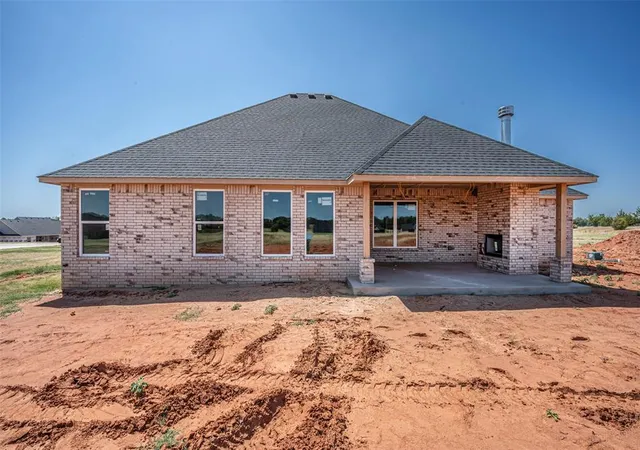2nd image of 1161 Wolf Creek Dr, Blanchard, OK 73010 | MLS# 1225554
