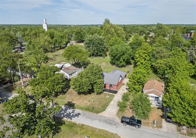 Homes for sale in Harrah, OK | 1650 N 1st St, Harrah, OK 73045 | MLS# 1225556