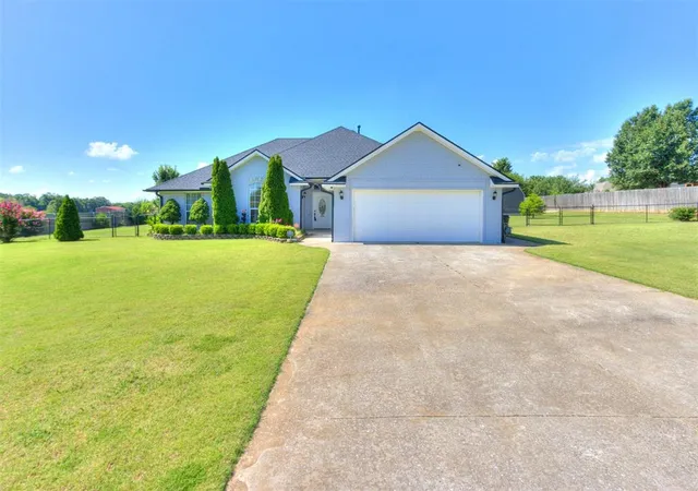 Homes for sale in Harrah, OK | 20328 Se 37th St, Harrah, OK 73045 | MLS# 1225571