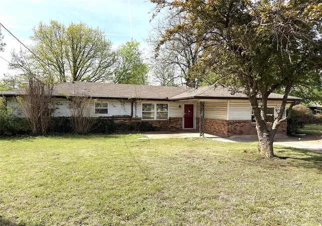 Homes for sale in Spencer, OK | 8104 Ne 28th St, Spencer, OK 73084 | MLS# 1225573