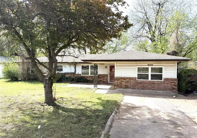Homes for sale in Spencer, OK | 8104 Ne 28th St, Spencer, OK 73084 | MLS# 1225573