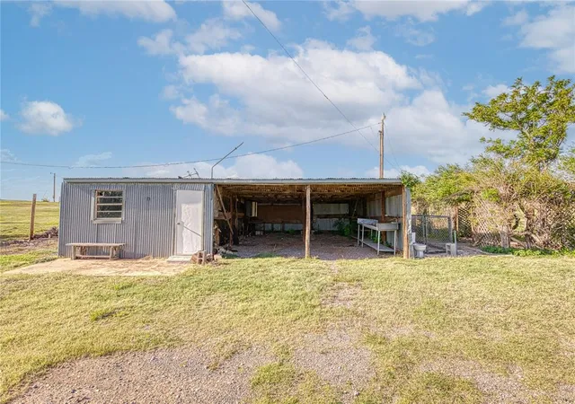 4th image of 21281 E 987 Rd, Foss, OK 73647 | MLS# 1225621