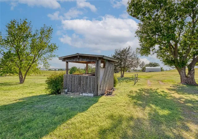 5th image of 21281 E 987 Rd, Foss, OK 73647 | MLS# 1225621
