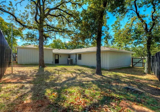 Homes for sale in Mead, OK | 249 Sunset Cvs, Mead, OK 73449 | MLS# 1225706