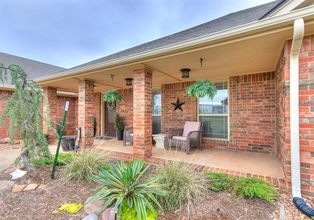 Homes for sale in Chickasha, OK | 722 County Road 1350, Chickasha, OK 73018 | MLS# 1225709
