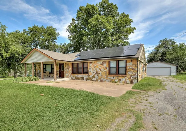 Homes for sale in Noble, OK | 209 W Etowah Road, Noble, OK 73068 | MLS# 1225728