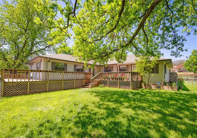 Homes for sale in Sayre, OK | 704 N Broadway St, Sayre, OK 73662 | MLS# 1225793