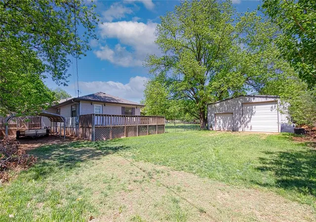 Homes for sale in Sayre, OK | 704 N Broadway St, Sayre, OK 73662 | MLS# 1225793