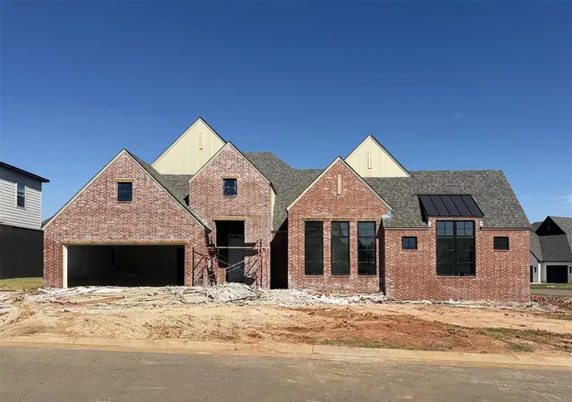 Single family home for sale at 5601 NW 155th Street, Edmond, OK 73013 | MLS# 1225820