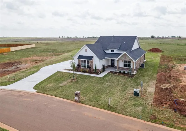 Photo 2 of Single family home for sale at 6900 Lake View Ct, Cashion, OK 73016 | MLS# 1225823 | Listing updated on 2026-09-23