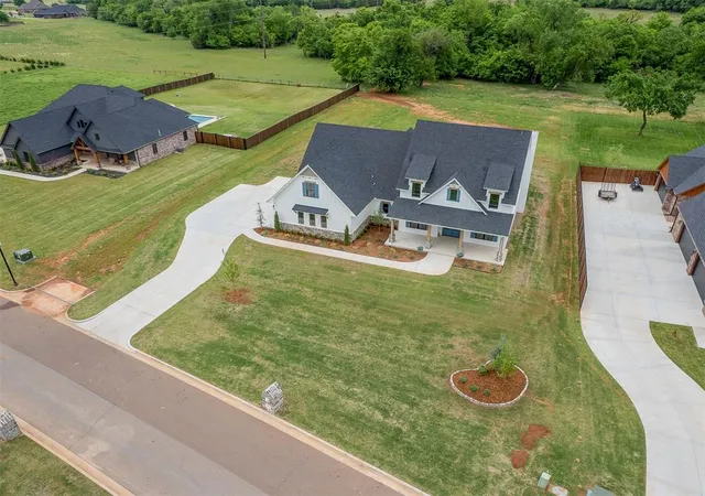 43rd image of 3222 Red Ridge Dr, Blanchard, OK 73010 | MLS# 1225878