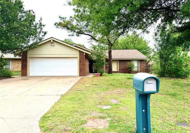 2nd image of 10325 Exter Ave, Yukon, OK 73099 | MLS# 1225881