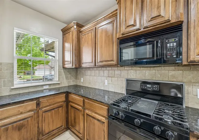 4th image of 1716 Kamber Rd, Edmond, OK 73003 | MLS# 1225912