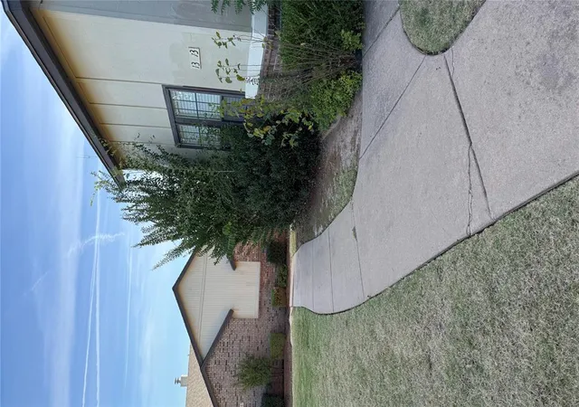 3rd image of 13813 Crossing Way West, Edmond, OK 73013 | MLS# 1225925