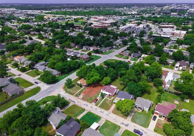 3rd image of 717 Nw 47Th St, Oklahoma City, OK 73118 | MLS# 1225935