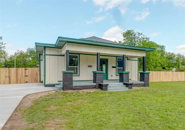 2nd image of 1624 W Idaho Ave, Chickasha, OK 73018 | MLS# 1225951