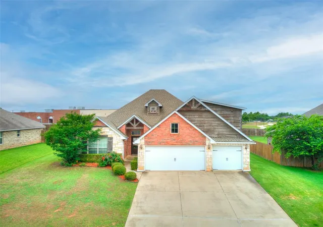 3rd image of 4901 Arbuckle Dr, Edmond, OK 73025 | MLS# 1225955